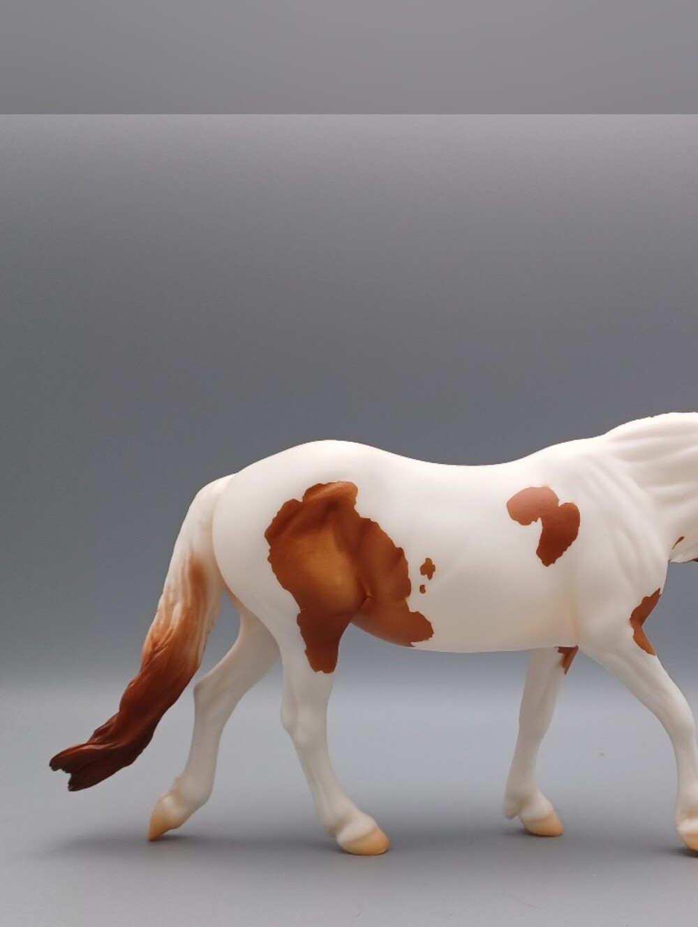 Breyer Pinto Maya - Picture 2 of 16